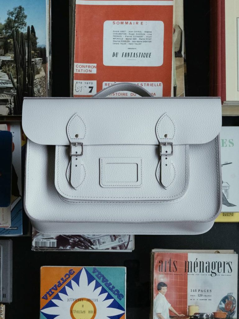 Satchels Women The 15 Inch Batchel - Moon Grey Celtic Grain Cambridge Satchel - Image 2