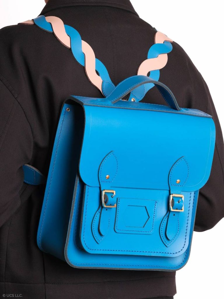 Women Backpacks Cambridge Satchel The Small Portrait Backpack - Shiz Blue With Bi-Colour Twisted Strap - Image 2