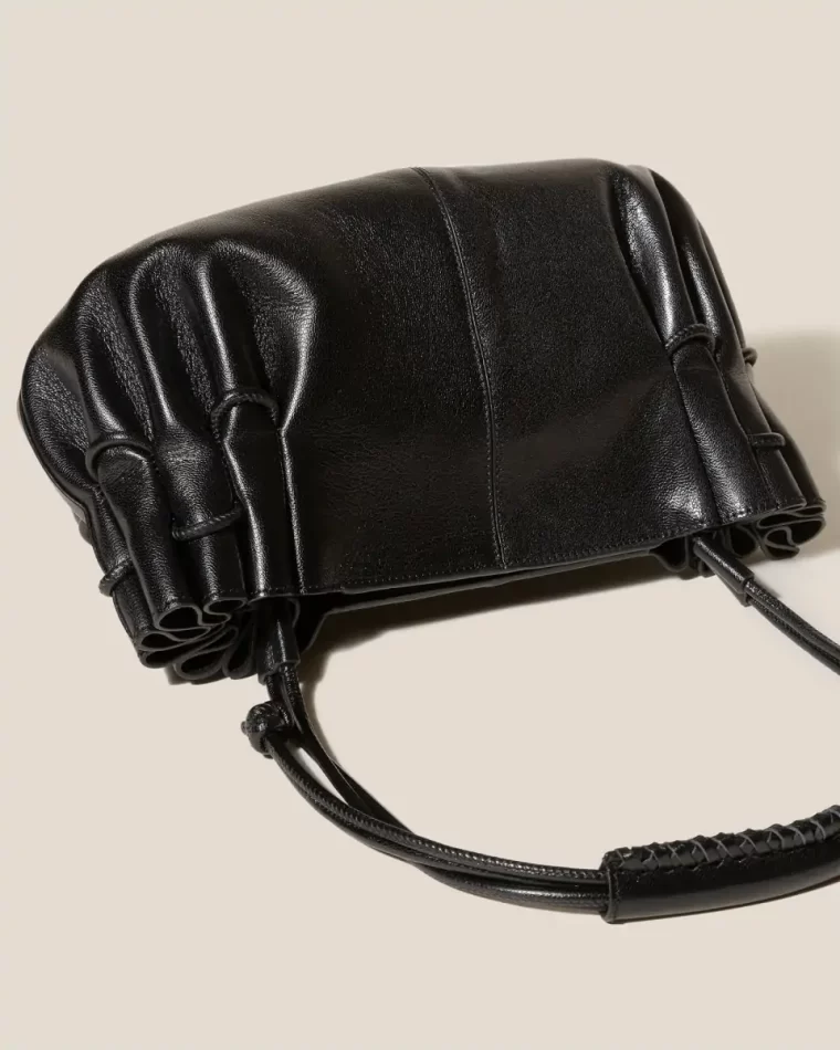 Arta - Pleated Shoulder Bag Shoulder Bags Women Hereu Black - Image 3