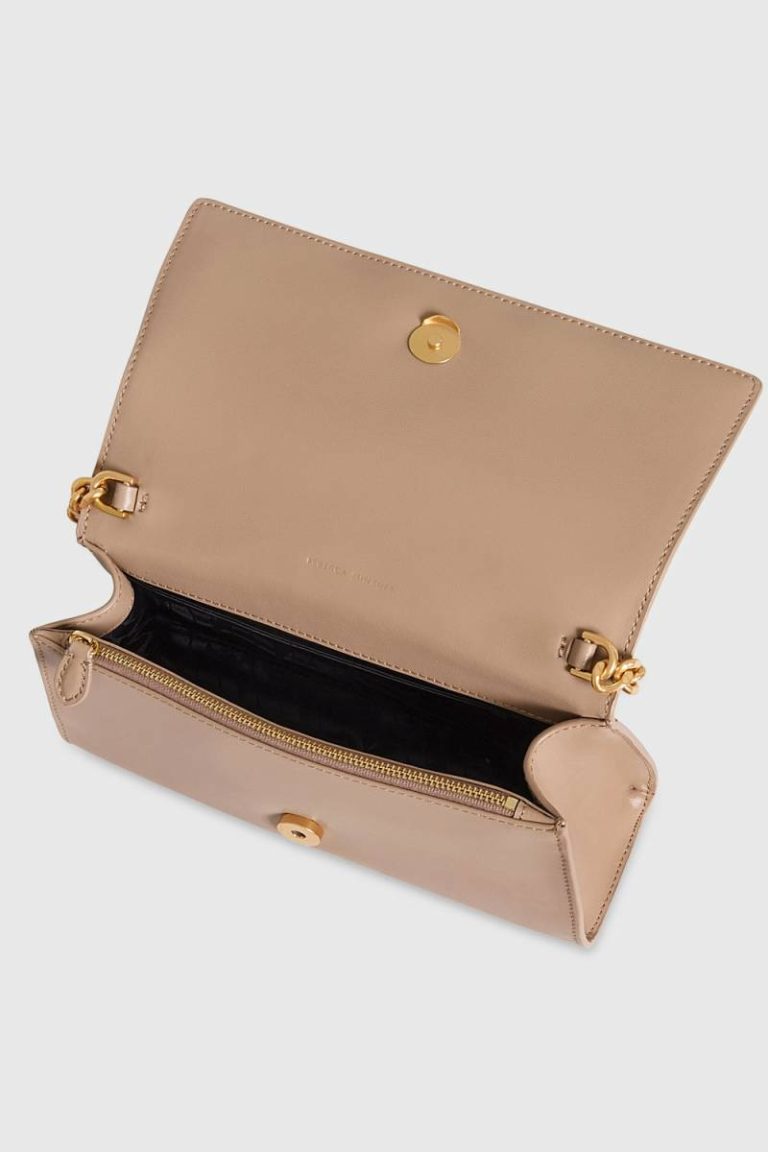Blushing Curb Link Crossbody Crossbody Bag Women Rebecca Minkoff - Image 3