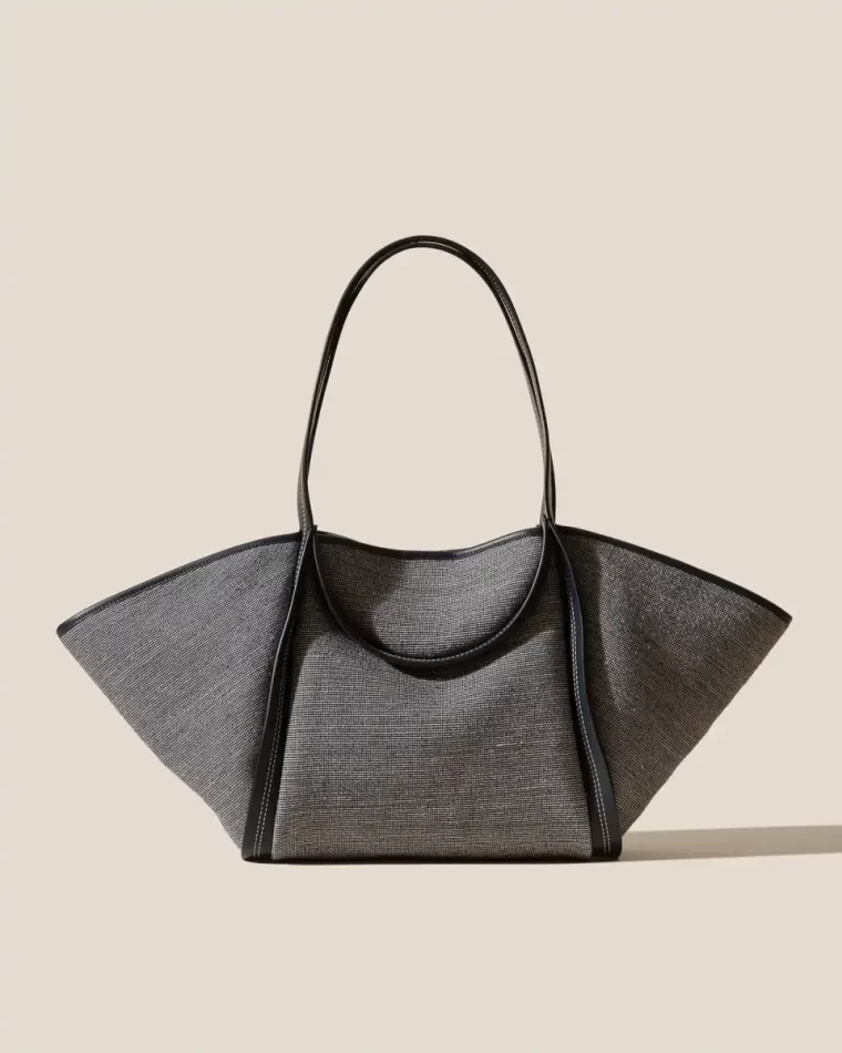 Navy Hereu Cuber - Leather-Trimmed Canvas Basket Women Shoulder Bags - Image 2