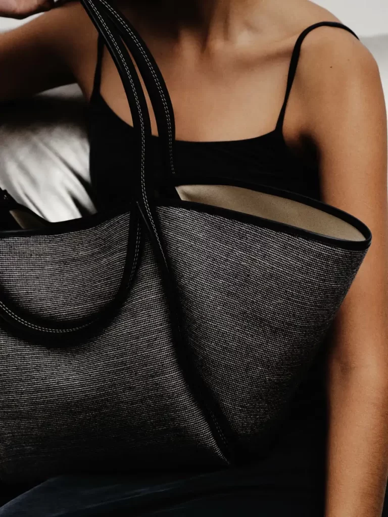 Navy Hereu Cuber - Leather-Trimmed Canvas Basket Women Shoulder Bags