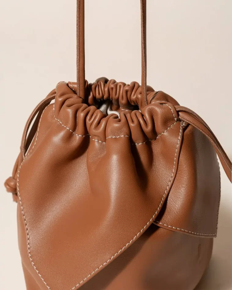 Women Duixa Crossbody - Drawstring Detail Crossbody Bag Tan Crossbody Bags Hereu - Image 3
