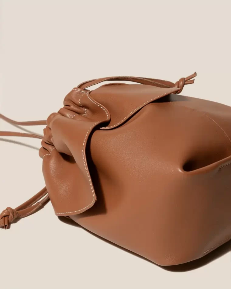 Women Duixa Crossbody - Drawstring Detail Crossbody Bag Tan Crossbody Bags Hereu - Image 4