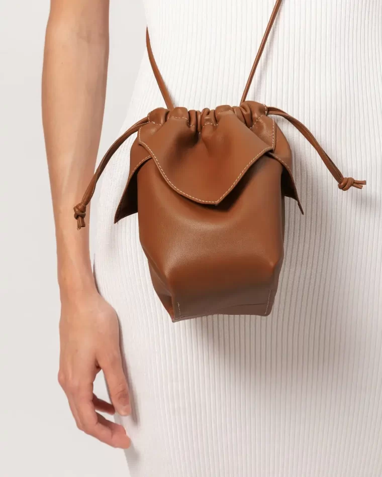 Women Duixa Crossbody - Drawstring Detail Crossbody Bag Tan Crossbody Bags Hereu - Image 5